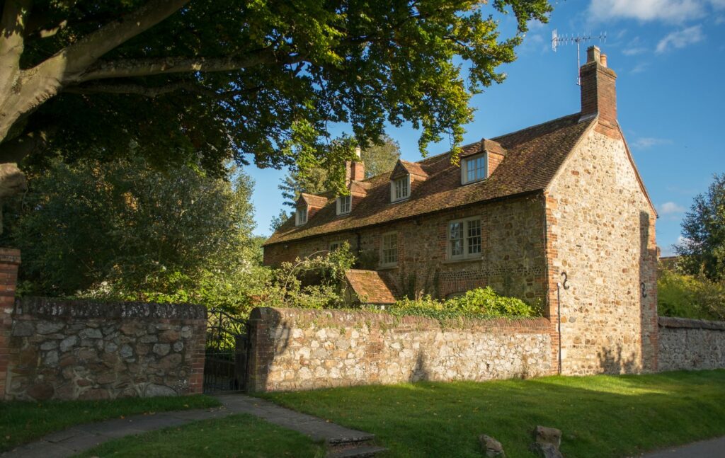 How to identify a good renovation opportunity, Countryside house near Newbury, Berkshire