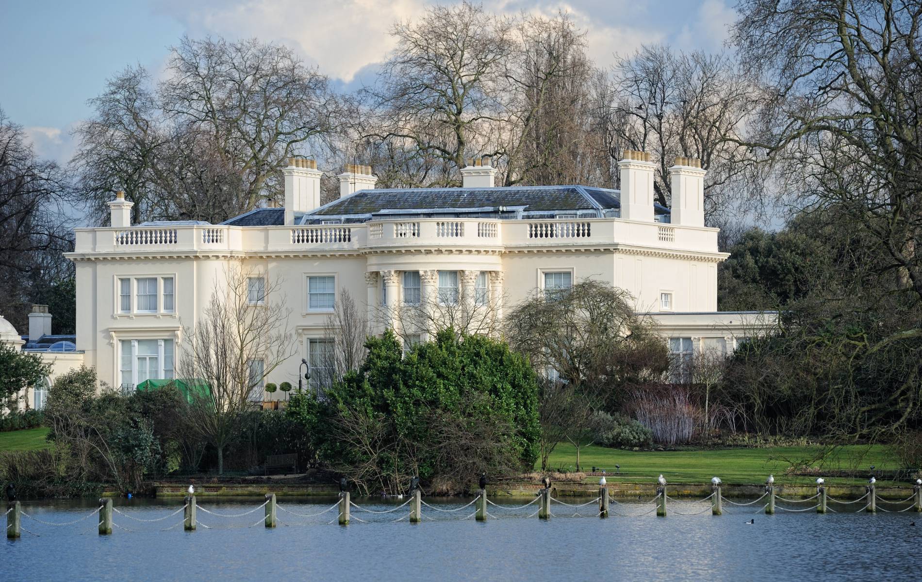 Mansions for sale in the UK – What makes a house a mansion?